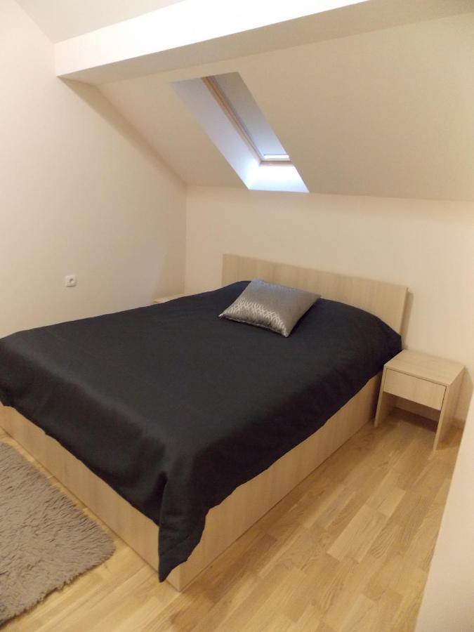 Mediteraneo Apartmani โนวีซาด ภายนอก รูปภาพ
