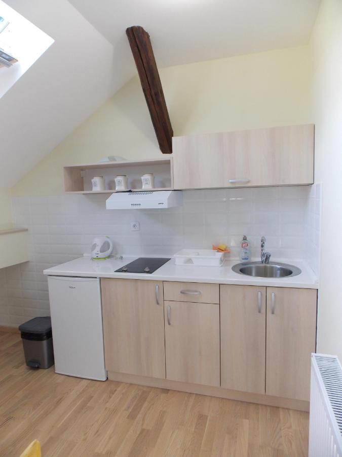 Mediteraneo Apartmani โนวีซาด ภายนอก รูปภาพ